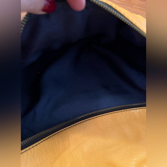 orYANY TAN LEATHER CONVERTIBLE CROSSBODY SATCHEL LOTS OF COMPARTMENTS - Picture 4 of 5